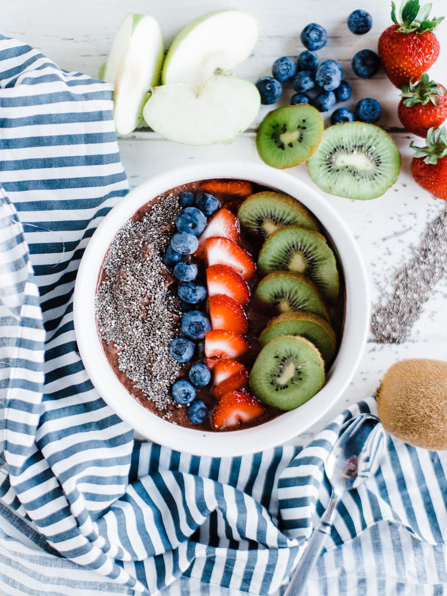Easy Acai Smoothie Bowl Recipe - Love to be in the Kitchen