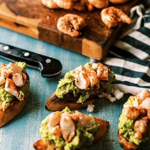 https://www.dadwithapan.com/cdn-cgi/image/width=500,height=500,fit=crop,quality=80,format=auto,onerror=redirect,metadata=none/wp-content/uploads/2020/06/Grilled-Shrimp-Guacamole-Bites-46.jpg
