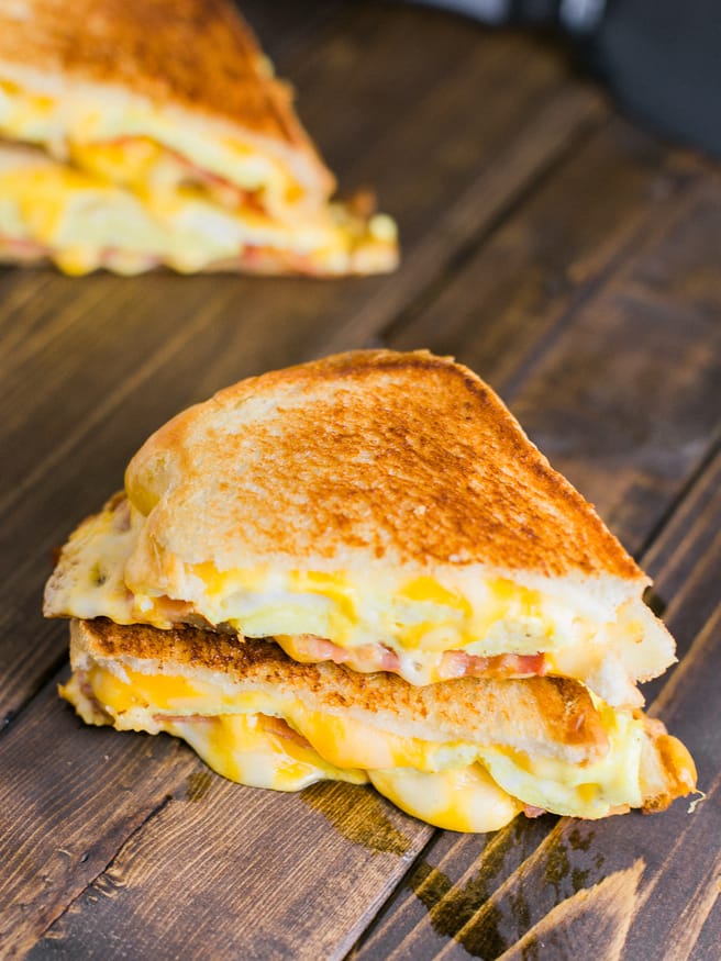 Pan-fried egg + cheese sandwich when there's no toaster