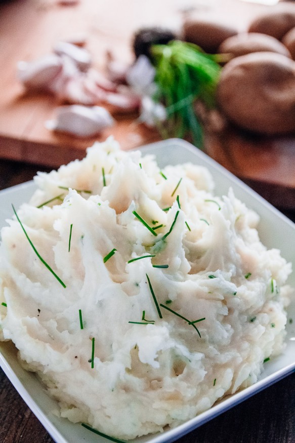 Buttery Garlic And Herb Mashed Potatoes - Dad With A Pan