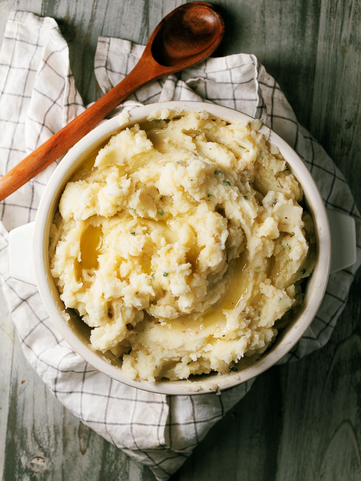 Buttery Garlic and Herb Mashed Potatoes - Dad With A Pan